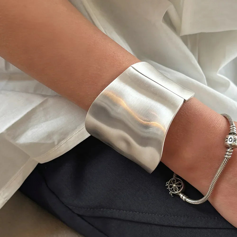 RAYNA | Chic Asymmetric Statement Bangle