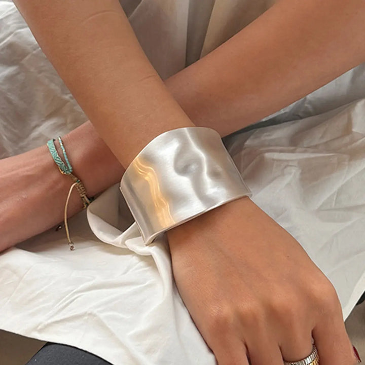 RAYNA | Chic Asymmetric Statement Bangle
