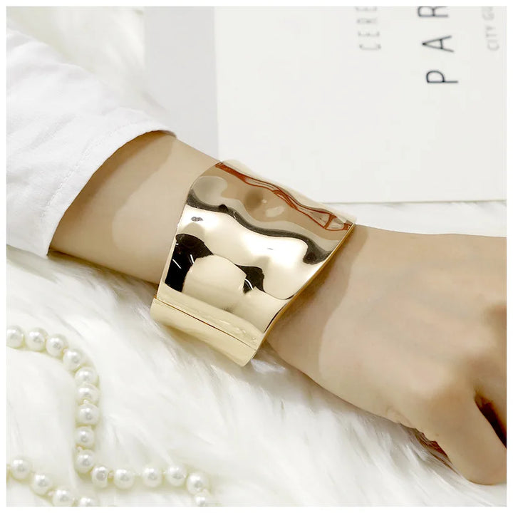 RAYNA | Chic Asymmetric Statement Bangle
